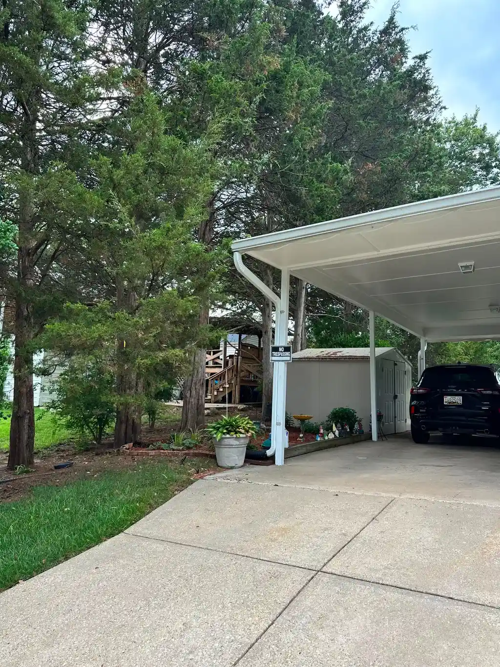 Carport and driveway at a Northern Virginia home